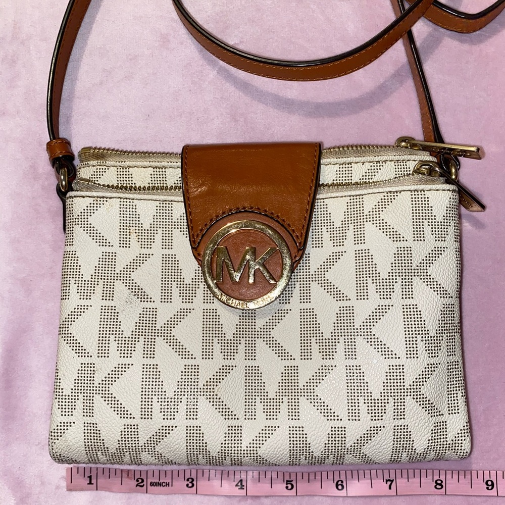 Michael Kors Fulton Vanilla Signature Crossbody
